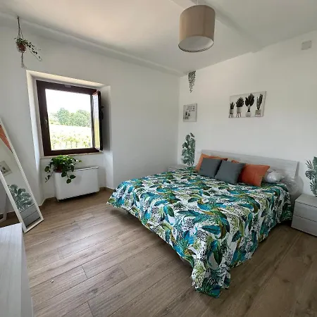 Casale Om Shanti Bed and Breakfast *