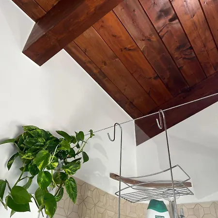 Casale Om Shanti * Elice