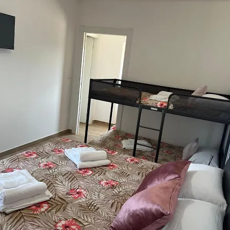 Casale Om Shanti Bed & Breakfast Elice
