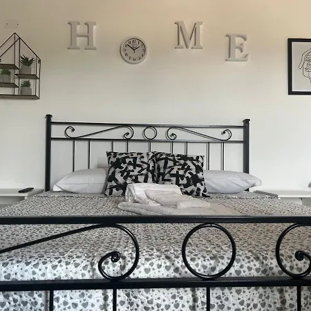 Casale Om Shanti Bed & Breakfast Elice