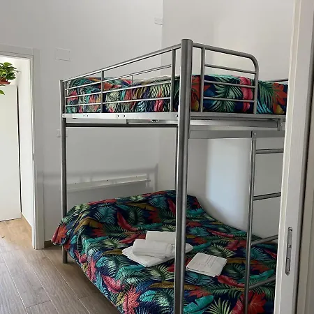 Casale Om Shanti Elice