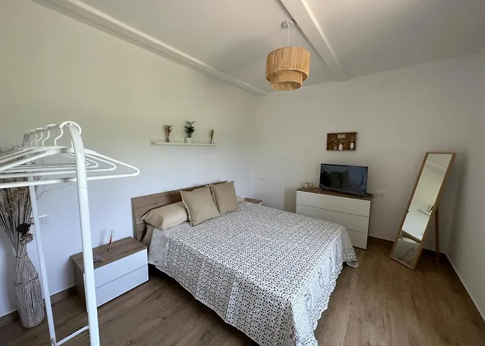 Casale Om Shanti * Elice