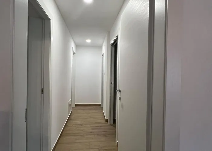 Casale Om Shanti Elice